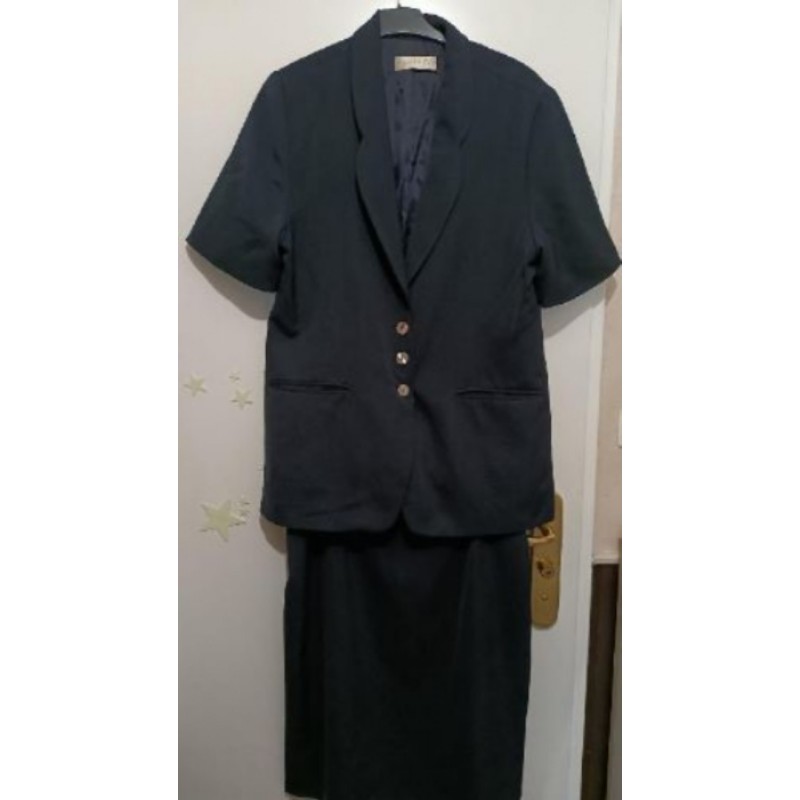 Tailleur bleu marine (veste manche courte et jupe) 3 boutons en nacre devant - AgnesFlo - Taille 48