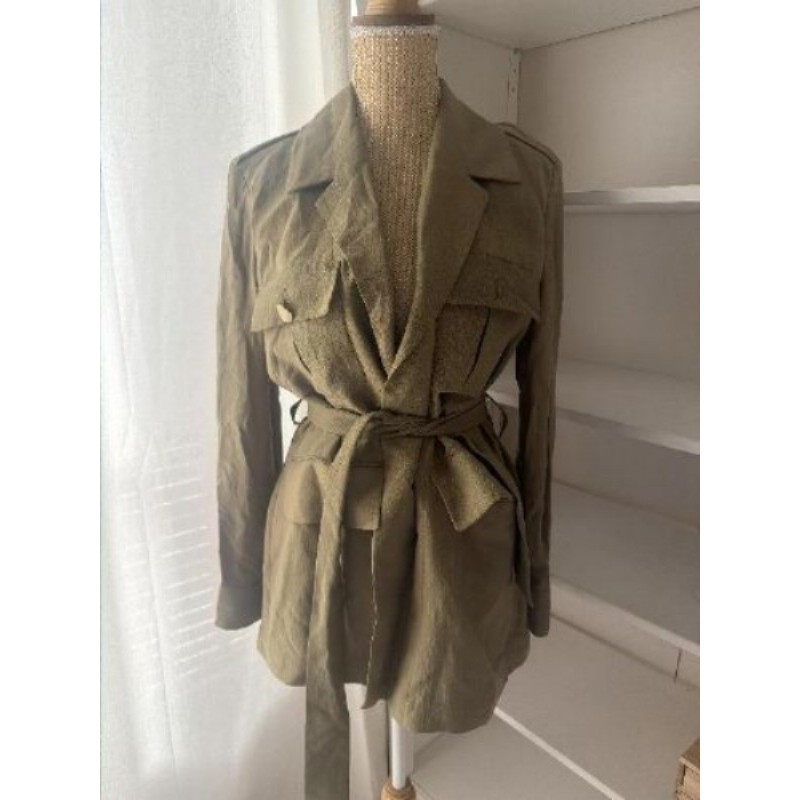 Gabardine Mango taille L (manque un bouton poitrine) 