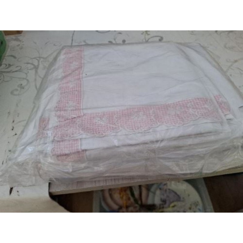 Draps gd lit, housse  2 taies  1gd de dessus 