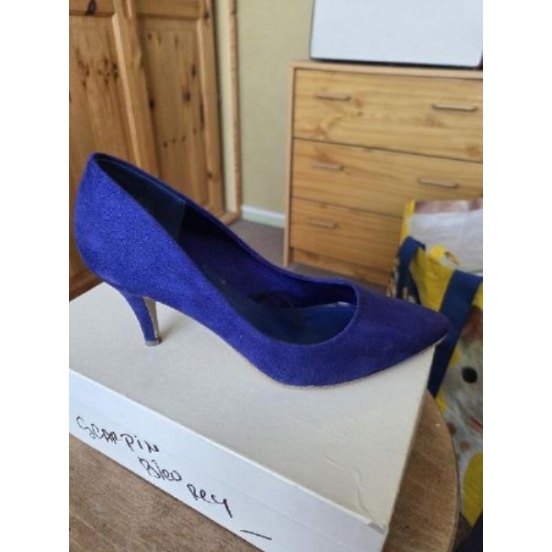 G chaussures bleues H et M taille 38