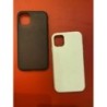 lot de 2 coques neuves Iphone 11 noire et blanche