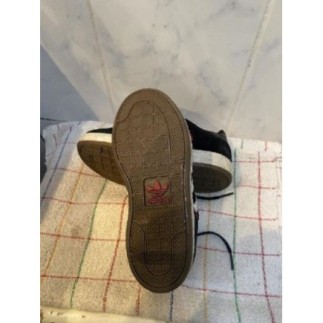 chaussure enfant Adidas...