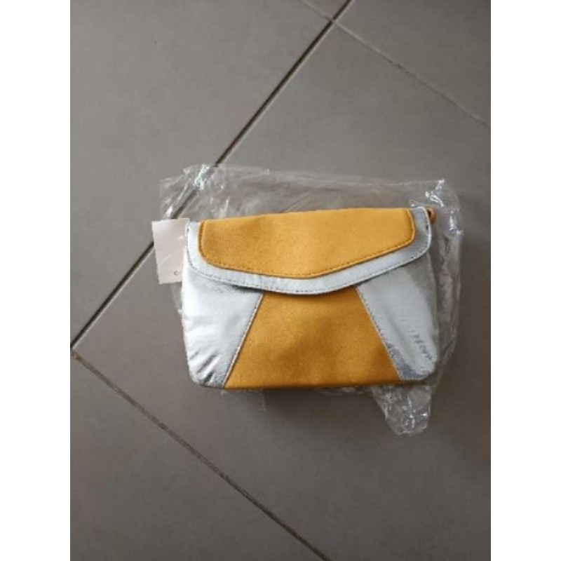 Sac bandoulière moutarde et argent neuf 