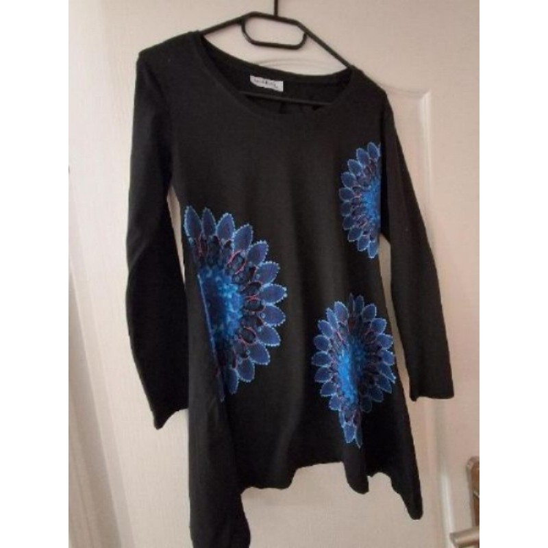 TUNIQIE NOIRE FLEURS BLEUES T.S/M AMOR&ROMA