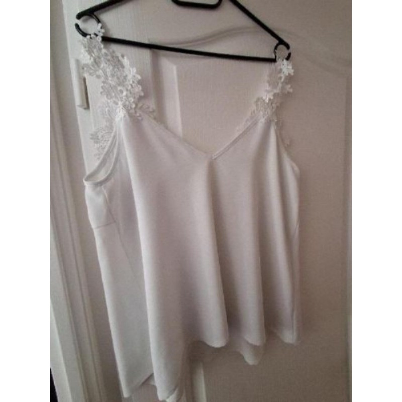 DÉBARDEUR BLANC BRETELLES DENTELLE T. L