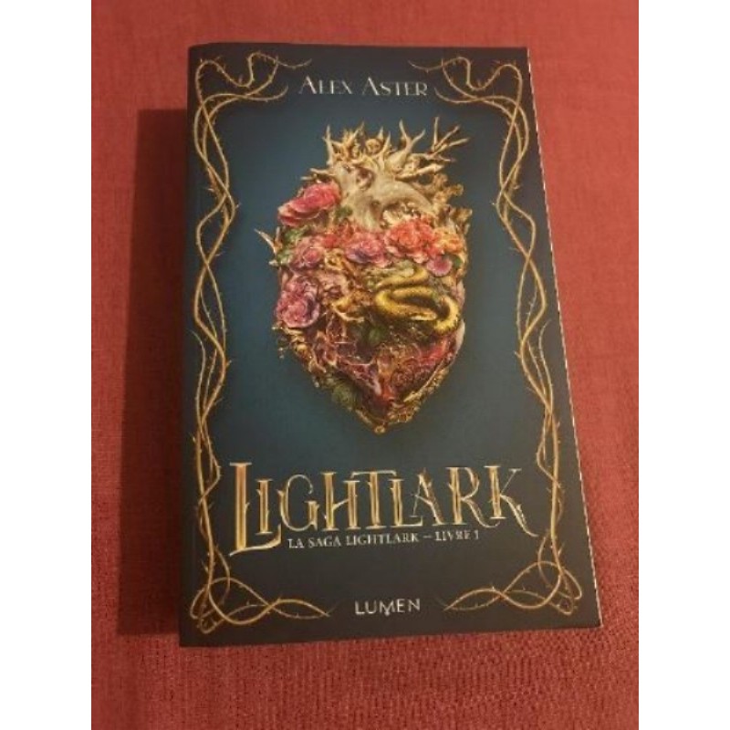 Lightlark tome 1 