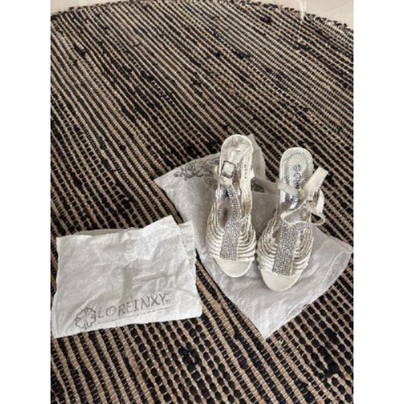 Chaussures à talons blanches et brillants dans leur sachet, Loreinxy T37
