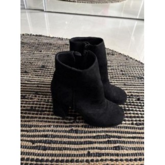 Bottines noires, T. 39.