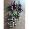 Lot 7 dinosaures et 2 gardiens 