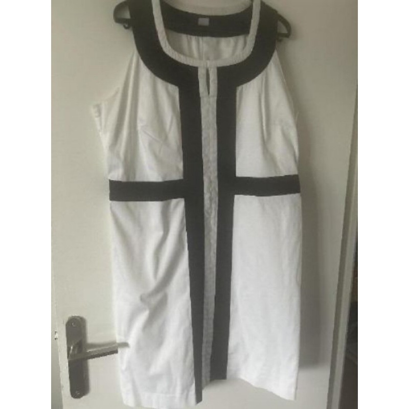 Robe droite noir et blanc T 50