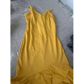 Robe à bretelle moutarde...