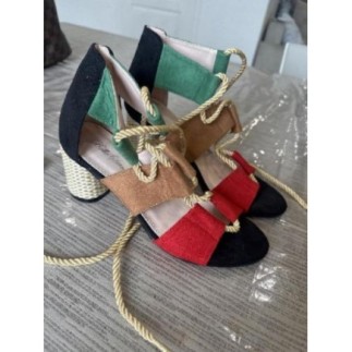 Chaussures à talons paille,...