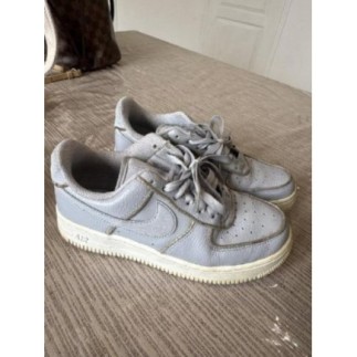 Baskets Nike, grise, taille...