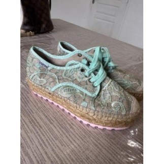 Espadrilles, compensées...