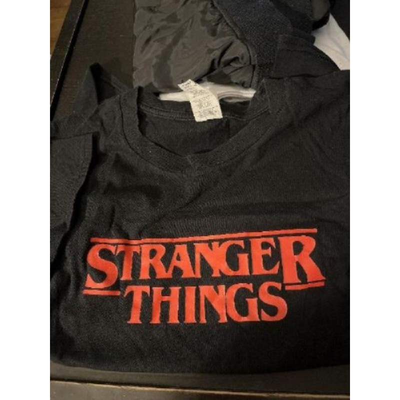 Tee-shirt Stranger Things taille S 