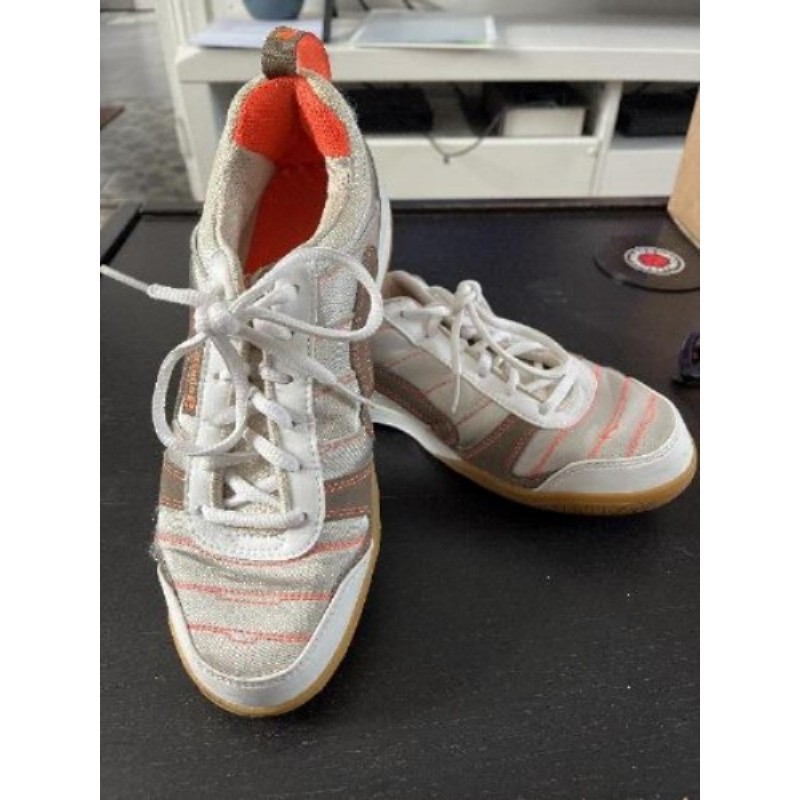 Baskets Artengo badminton taille 40