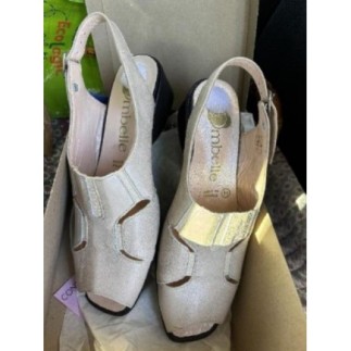 Nu pieds beige neufs T36 