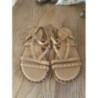 Sandales zara 33, cuir camel cloutées, excellent état 