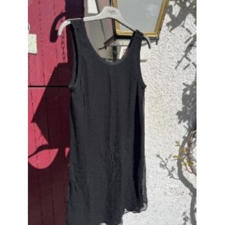 ROBE NOIRE SANS MANCHE SOIE...