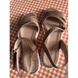 PIEDS NUS CUIR ET TOILE...