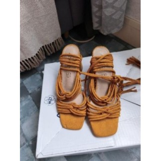 Chaussures à brides en...