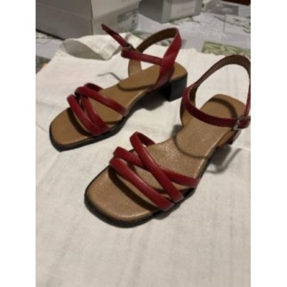 Nu pied rouge en cuir T36