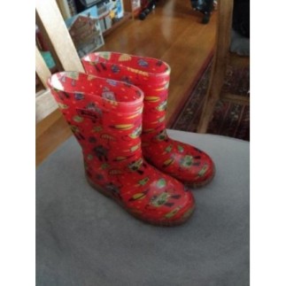 Bottes de pluie rouges...