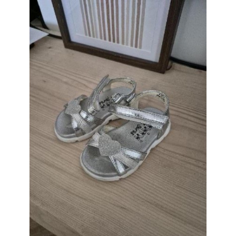 Sandales argentées nini & girls taille 20