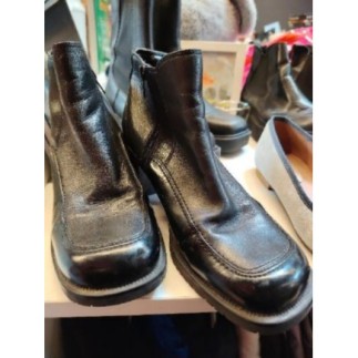 Bottines bout et talon...