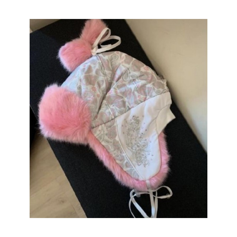 Chapka rose avec pompons