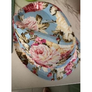 Chapeau à fleurs