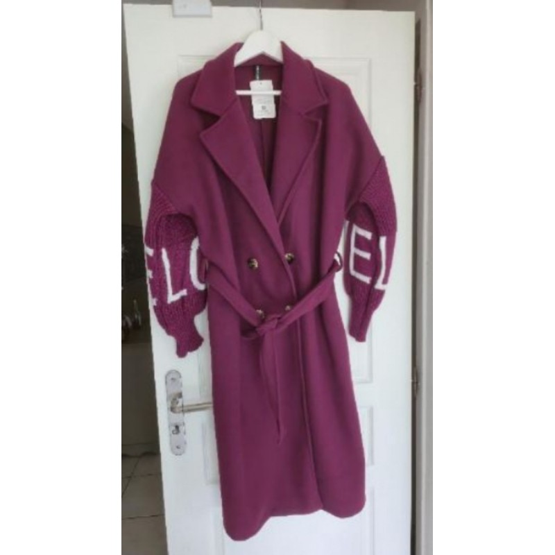 Manteau neuf avec étiquette NEW COLLECTION. Taille unique. Long et ample. Rose foncé, manche en croc