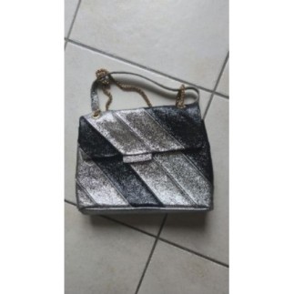 Sac noir et argent,...