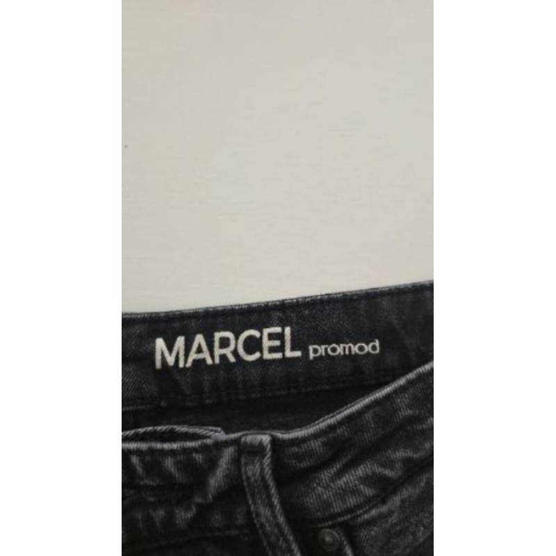 Jean noir PROMOD modele Marcel taille 38. Très bon état