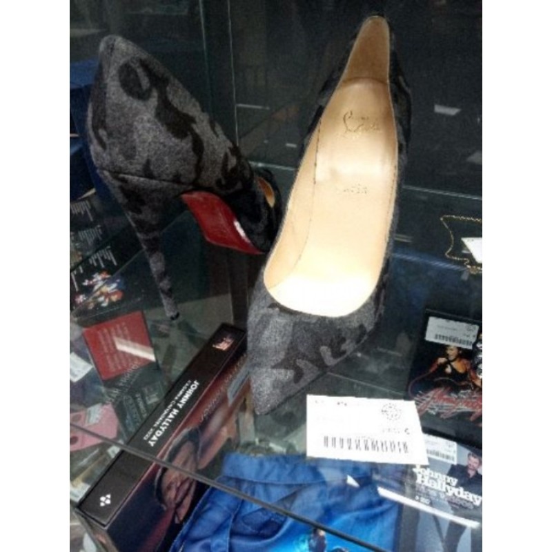 Escarpin Louboutin T 39,5