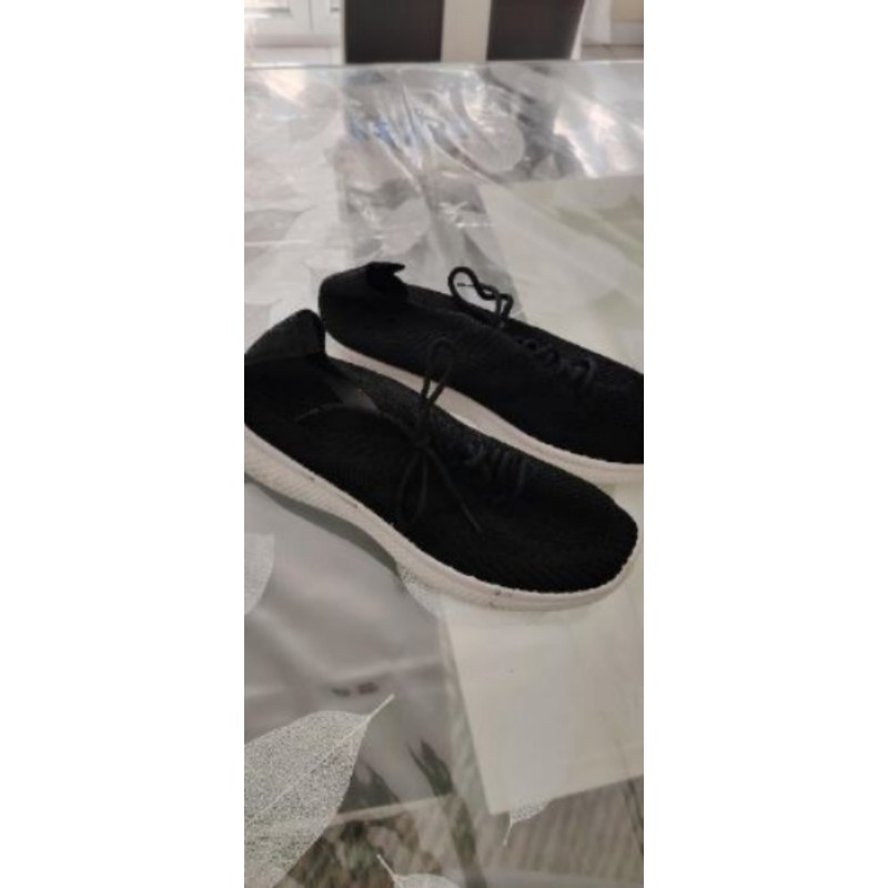 Basket noir neuve lacet T38 J