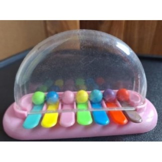 Jouet "piano" billes à...