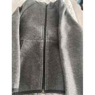 Sweat gris - Décathlon - 6...