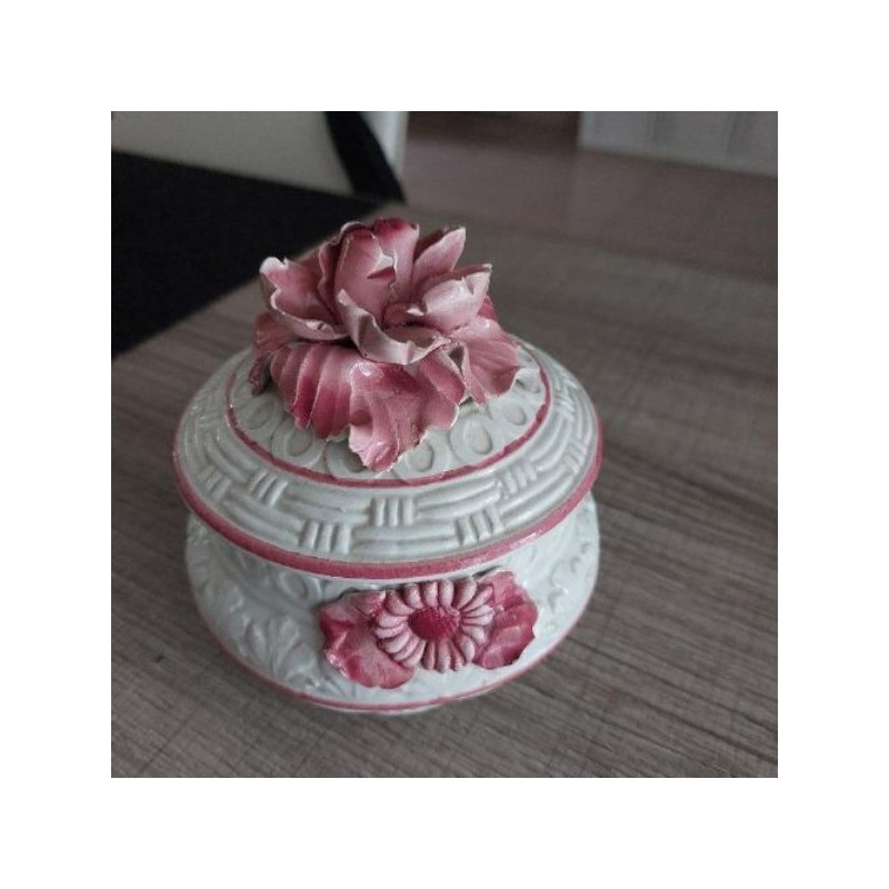 Bonbonniere ancienne porcelaine