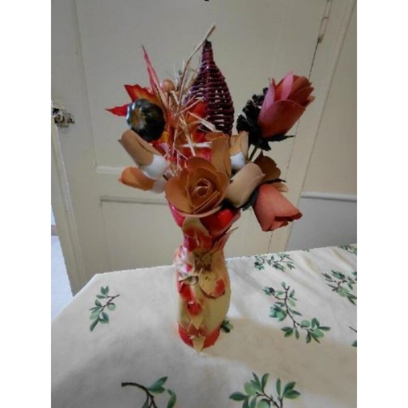 Bouquet décoratif automnal et son vase