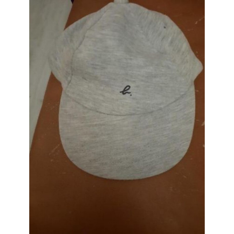 Casquette grise Agnès b