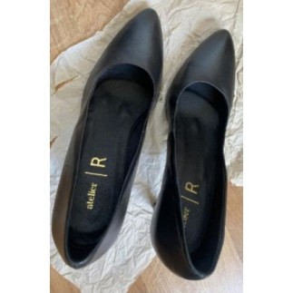 Escarpins en cuir noire...