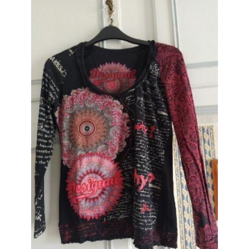 Tee-shirt Desigual fond noir Manches longues Taille 42/44