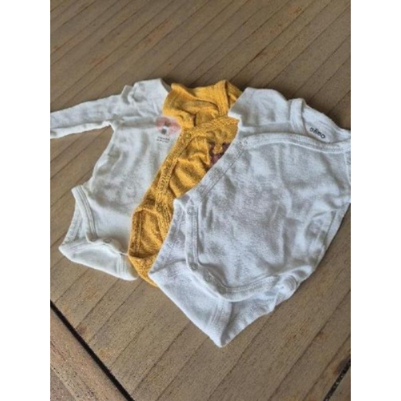 Lot de 3 bodys taille 1 mois