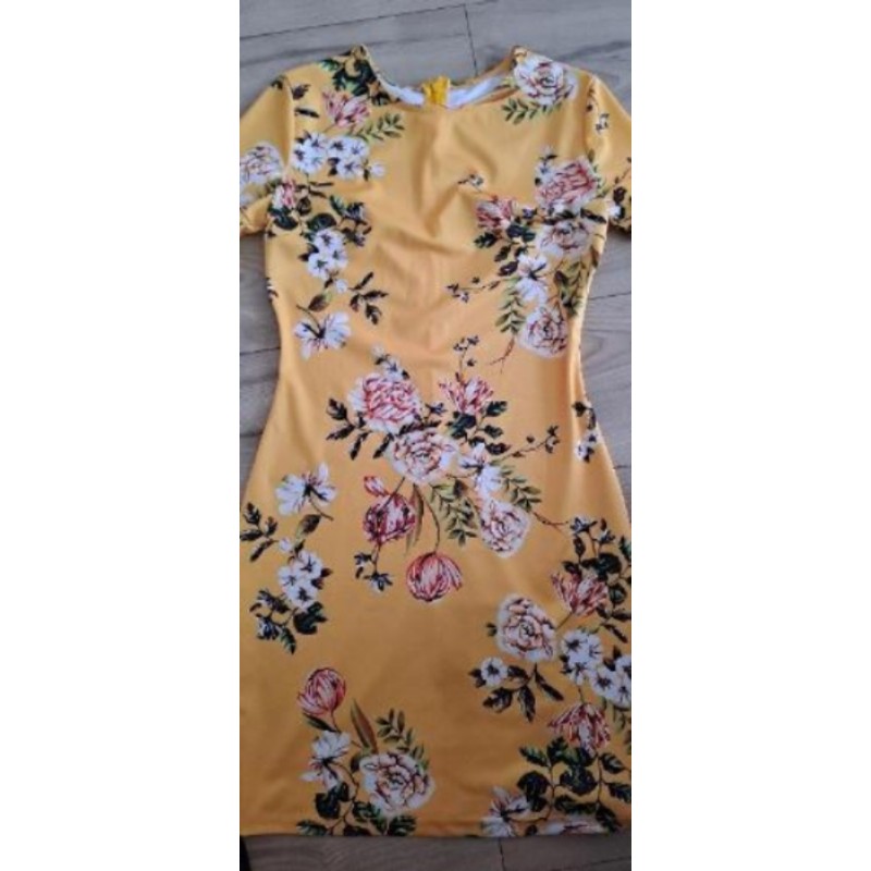 Robe jaune fleurs taille S /M