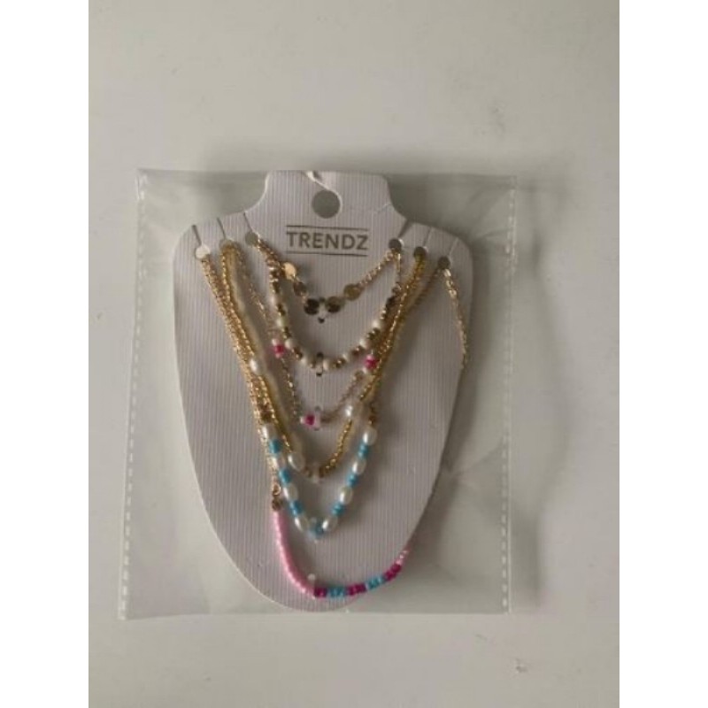 Lot de colliers neufs 