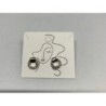 Boucles d'oreiles argente´es et strass