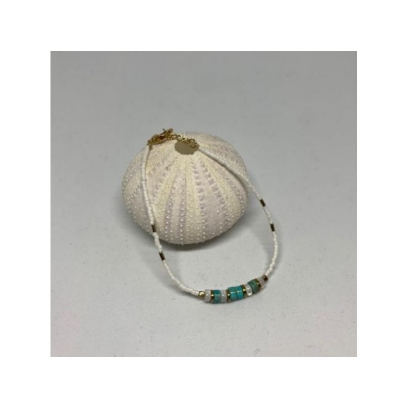 Braclet fin blanc et perles en nacre et turquoise 