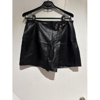 Jupe short similicuir Zara...
