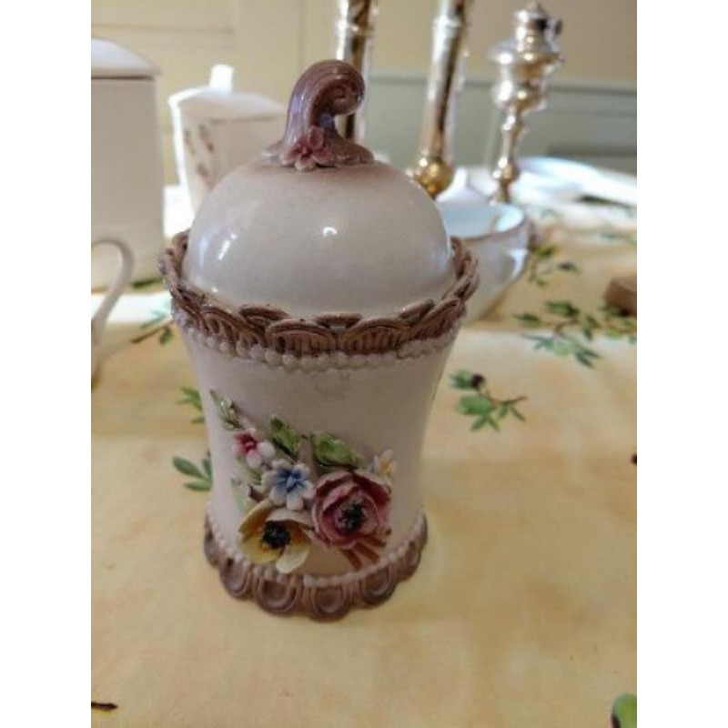 Pot en céramique - Fleurs en relief (style Italien) 